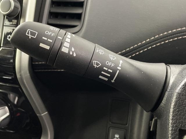 セレナ ハイウェイスター　Ｖセレクション　純正９インチナビ　バックカメラ　前方ドライブレコーダー　ＥＴＣ　クルーズコントロール　車線逸脱警報　衝突軽減ブレーキ　両側パワースライドドア　アイドリングストップ　純正フロアマット　純正ドアバイザー（11枚目）