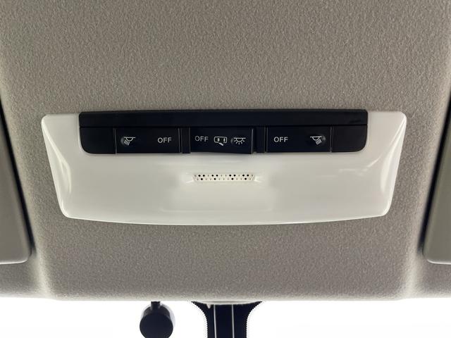 セレナ ハイウェイスター　Ｖセレクション　純正９インチナビ　バックカメラ　前方ドライブレコーダー　ＥＴＣ　クルーズコントロール　車線逸脱警報　衝突軽減ブレーキ　両側パワースライドドア　アイドリングストップ　純正フロアマット　純正ドアバイザー（26枚目）