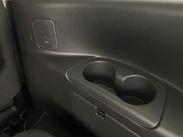 セレナ ハイウェイスター　Ｖセレクション　純正９インチナビ　バックカメラ　前方ドライブレコーダー　ＥＴＣ　クルーズコントロール　車線逸脱警報　衝突軽減ブレーキ　両側パワースライドドア　アイドリングストップ　純正フロアマット　純正ドアバイザー（35枚目）