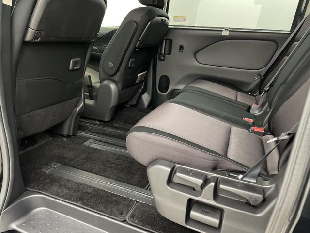 セレナ ハイウェイスター　Ｖセレクション　純正９インチナビ　バックカメラ　前方ドライブレコーダー　ＥＴＣ　クルーズコントロール　車線逸脱警報　衝突軽減ブレーキ　両側パワースライドドア　アイドリングストップ　純正フロアマット　純正ドアバイザー（46枚目）