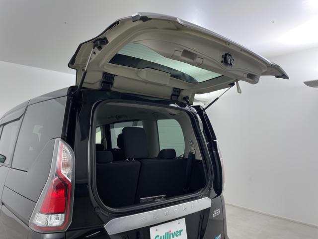 セレナ ハイウェイスター　Ｖセレクション　純正９インチナビ　バックカメラ　前方ドライブレコーダー　ＥＴＣ　クルーズコントロール　車線逸脱警報　衝突軽減ブレーキ　両側パワースライドドア　アイドリングストップ　純正フロアマット　純正ドアバイザー（52枚目）