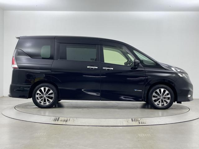 セレナ ハイウェイスター　Ｖセレクション　純正９インチナビ　バックカメラ　前方ドライブレコーダー　ＥＴＣ　クルーズコントロール　車線逸脱警報　衝突軽減ブレーキ　両側パワースライドドア　アイドリングストップ　純正フロアマット　純正ドアバイザー（64枚目）