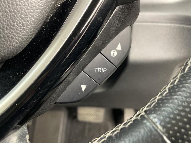 フリード モデューロＸ　ホンダセンシング　純正フリップダウンモニター　純正ナビ　バックカメラ　ビルトインＥＴＣ２．０　前後ドライブレコーダー　両側パワースライドドア　衝突軽減システム　レーダークルーズコントロール　純正１５インチアルミホイール（13枚目）