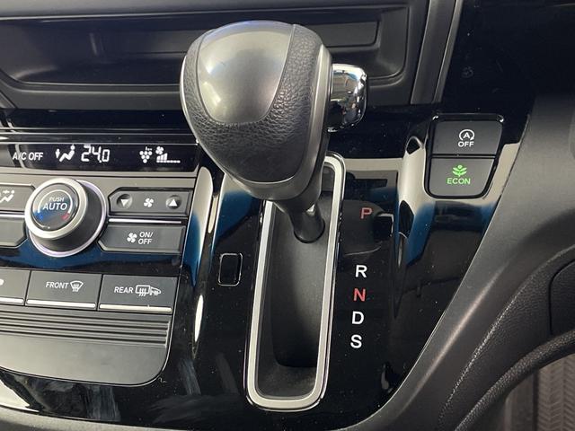 フリード モデューロＸ　ホンダセンシング　純正フリップダウンモニター　純正ナビ　バックカメラ　ビルトインＥＴＣ２．０　前後ドライブレコーダー　両側パワースライドドア　衝突軽減システム　レーダークルーズコントロール　純正１５インチアルミホイール（18枚目）