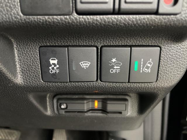 フリード モデューロＸ　ホンダセンシング　純正フリップダウンモニター　純正ナビ　バックカメラ　ビルトインＥＴＣ２．０　前後ドライブレコーダー　両側パワースライドドア　衝突軽減システム　レーダークルーズコントロール　純正１５インチアルミホイール（19枚目）