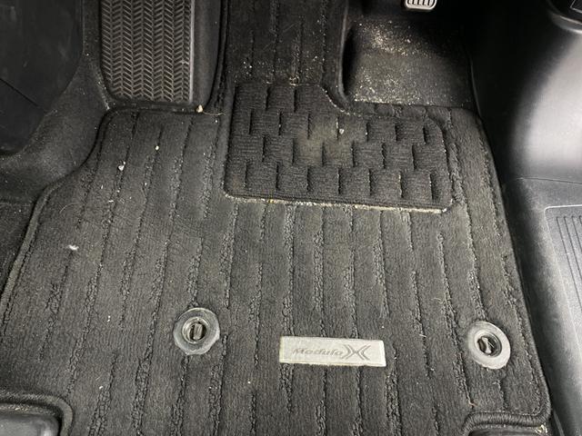 フリード モデューロＸ　ホンダセンシング　純正フリップダウンモニター　純正ナビ　バックカメラ　ビルトインＥＴＣ２．０　前後ドライブレコーダー　両側パワースライドドア　衝突軽減システム　レーダークルーズコントロール　純正１５インチアルミホイール（33枚目）