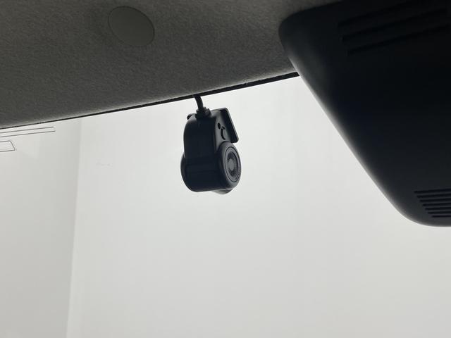 ムーヴキャンバス ＧメイクアップＶＳ　ＳＡＩＩＩ　純正ナビ　全方位カメラ　地デジワンセグ　前方ドライブレコーダー　ＥＴＣ　衝突軽減ブレーキ　オートマチックハイビーム　シートヒーター　両側パワースライドドア　レザー調シートカバー　純正フロアマット（3枚目）