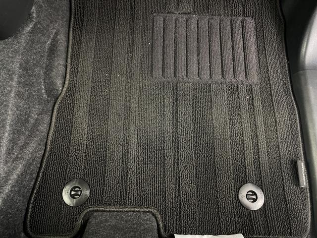 ムーヴキャンバス ＧメイクアップＶＳ　ＳＡＩＩＩ　純正ナビ　全方位カメラ　地デジワンセグ　前方ドライブレコーダー　ＥＴＣ　衝突軽減ブレーキ　オートマチックハイビーム　シートヒーター　両側パワースライドドア　レザー調シートカバー　純正フロアマット（32枚目）