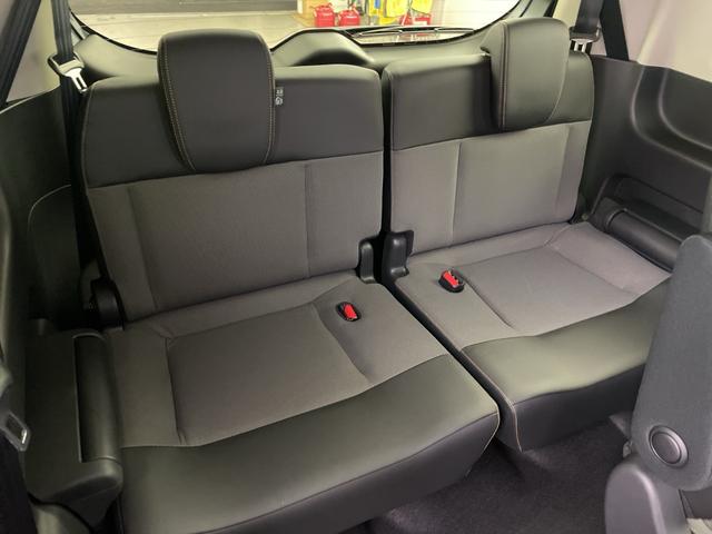 フリード ｅ：ＨＥＶクロスター　登録済未使用車　純正ナビ　バックカメラ　ＢＳＭ　シートヒーター　両側パワースライドドア　アダプティブクルーズコントロール　衝突軽減システム　電子パーキングシステム　ブレードホールド　純正アルミホイール（47枚目）