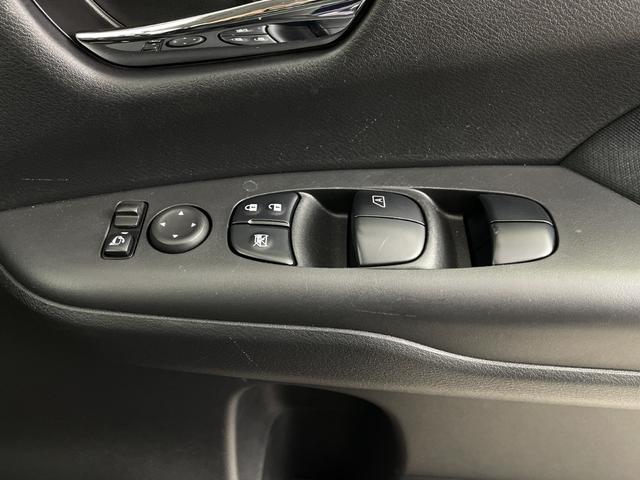 ���ŐV�i�r�i�t���Z�O�E�����Z�O�E�c�u�c�Đ��j�����ē��B�J���b�c�F���A�E�A���p�C���E�C�N���v�X�̃i�r���戵���Ă���o�b�N�J�����i�o�b�N���j�^�[�j��ȃ��j�^�[�i�t���b�v�_�E�����j�^�[�j�̎�t���\�ł��B