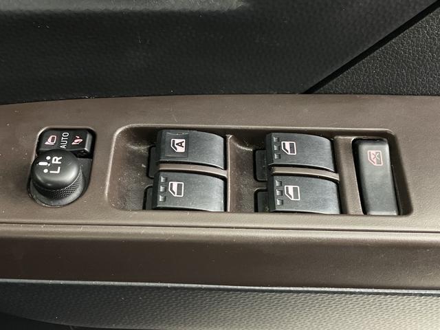 タンク Ｇ　純正オーディオ　クルーズコントロール　衝突軽減ブレーキ　車線逸脱警報　クリアランスソナー　オートマチックハイビーム　両側パワースライドドア　アイドリングストップ　純正フロアマット　純正ドアバイザー（17枚目）