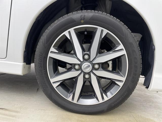 デイズルークス ハイウェイスター　Ｇターボ　純正ナビ　全方位カメラ　ドライブレコーダー　ＥＴＣ　両側電動スライドドア　クルーズコントロール　衝突軽減システム　オートマティックハイビーム　レーンキープアシスト　純正アルミホイール　純正フロアマット（70枚目）