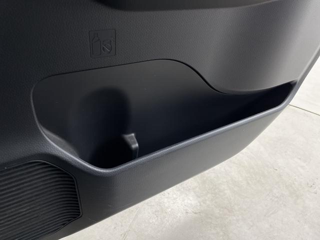 ルーミー カスタムＧ　Ｓ　純正メモリナビ　バックカメラ　ＥＴＣ　両側パワースライドドア　クルーズコントロール　衝突軽減ブレーキ　純正アルミホイール　フロアマット　ＬＥＤヘッドライト　フォグランプ　プッシュスタート　スマートキー（31枚目）