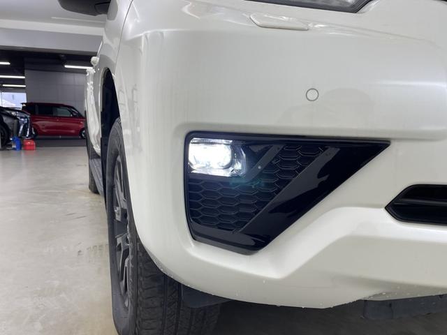 ���w�b�h���C�g�E�z�C�[���E�t�����g�K���X�ȂǐF�X�ȕ����̃R�[�e�B���O�����p�ӂ��Ă���܂��I