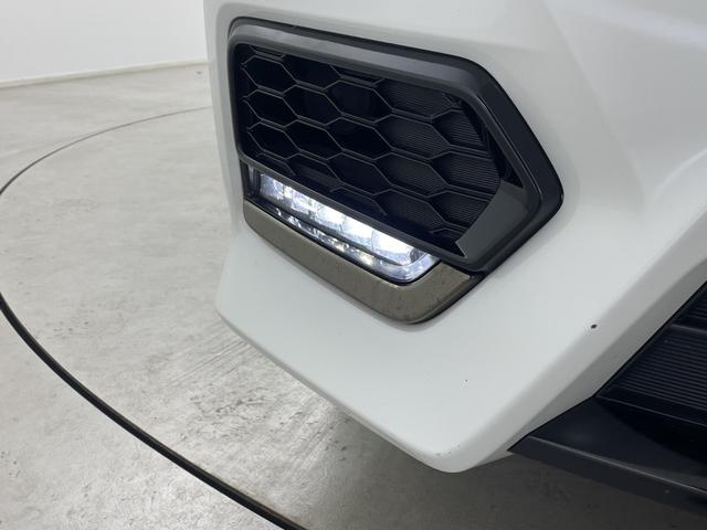 ���w�b�h���C�g�E�z�C�[���E�t�����g�K���X�ȂǐF�X�ȕ����̃R�[�e�B���O�����p�ӂ��Ă���܂��I