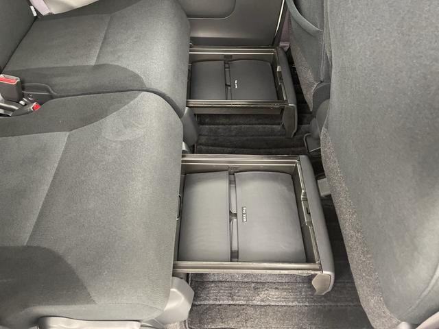 ムーヴキャンバス Ｇブラックインテリアリミテッド　ＳＡＩＩＩ　純正ナビ　全方位カメラ　地デジフルセグ　前方ドライブレコーダー　ＥＴＣ　衝突軽減ブレーキ　オートマチックハイビーム　両側パワースライドドア　アイドリングストップ　純正フロアマット　プッシュスタート（31枚目）