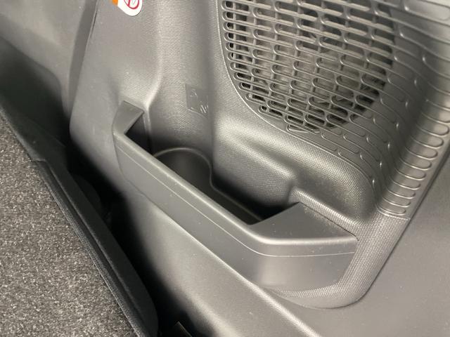 ムーヴキャンバス Ｇブラックインテリアリミテッド　ＳＡＩＩＩ　純正ナビ　全方位カメラ　地デジフルセグ　前方ドライブレコーダー　ＥＴＣ　衝突軽減ブレーキ　オートマチックハイビーム　両側パワースライドドア　アイドリングストップ　純正フロアマット　プッシュスタート（32枚目）