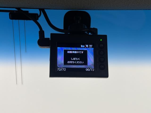 Ｎ－ＢＯＸカスタム Ｇ・ターボパッケージ　社外ナビ　バックカメラ　地デジフルセグ　Ｂｌｕｅｔｏｏｔｈ　前後ドライブレコーダー　両側パワースライドドア　クルーズコントロール　オートライト　純正フロアマット　アルミホイール　ＥＣＯＮ　スマートキー（4枚目）