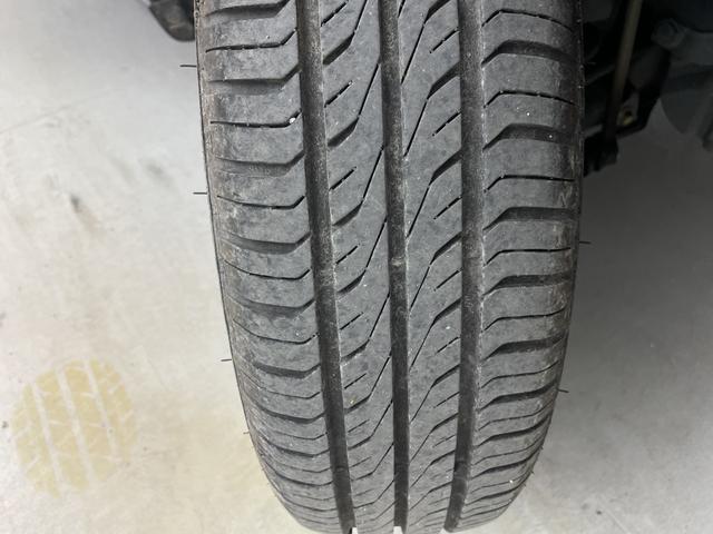 �w�b�h���C�g��p�K���X�R�[�e�B���O�w�w�b�h���C�g�R�[�g�x�̓K���X�햌�ŉ��΂݂Ȃǂ̕\�ʗ򉻂̗\�h�┭�~���ʂŉ���̕t����}��������ʂ����҂ł��܂��B