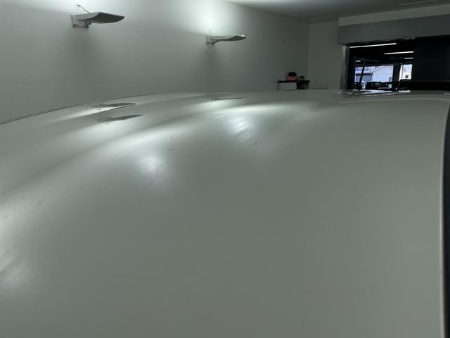 �w�b�h���C�g��p�K���X�R�[�e�B���O�w�w�b�h���C�g�R�[�g�x�̓K���X�햌�ŉ��΂݂Ȃǂ̕\�ʗ򉻂̗\�h�┭�~���ʂŉ���̕t����}��������ʂ����҂ł��܂��B