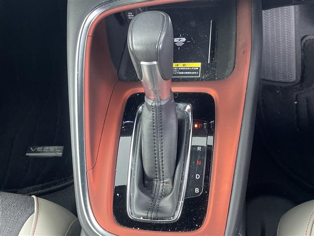 ヴェゼル ｅ：ＨＥＶ　ＰＬａＹ　パノラマルーフ　純正ナビ　バックカメラ　ブラインドスポットモニター　ワイヤレス充電　前後ドライブレコーダー　ビルトインＥＴＣ２．０　ホンダセンシング　シートヒーター　パワーバックドア　パドルシフト（15枚目）