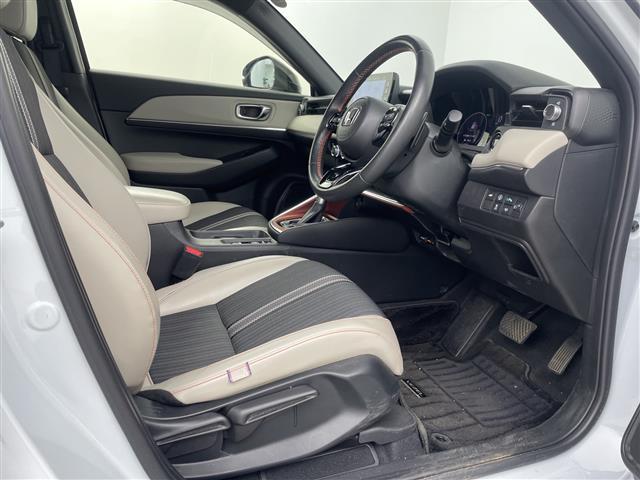 ヴェゼル ｅ：ＨＥＶ　ＰＬａＹ　パノラマルーフ　純正ナビ　バックカメラ　ブラインドスポットモニター　ワイヤレス充電　前後ドライブレコーダー　ビルトインＥＴＣ２．０　ホンダセンシング　シートヒーター　パワーバックドア　パドルシフト（21枚目）