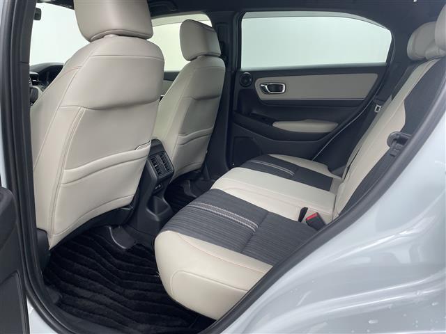 ヴェゼル ｅ：ＨＥＶ　ＰＬａＹ　パノラマルーフ　純正ナビ　バックカメラ　ブラインドスポットモニター　ワイヤレス充電　前後ドライブレコーダー　ビルトインＥＴＣ２．０　ホンダセンシング　シートヒーター　パワーバックドア　パドルシフト（26枚目）