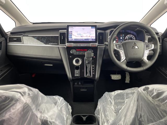 デリカＤ：５ シャモニー　登録済未使用車　社外１１インチナビ　全方位カメラ　ブラインドスポットモニター　アダプティブクルーズコントロール　衝突軽減ブレーキ　シートヒーター　ステアリングヒーター　パワーバックドア　パドルシフト（7枚目）