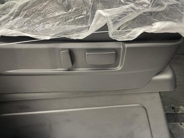 デリカＤ：５ シャモニー　登録済未使用車　社外１１インチナビ　全方位カメラ　ブラインドスポットモニター　アダプティブクルーズコントロール　衝突軽減ブレーキ　シートヒーター　ステアリングヒーター　パワーバックドア　パドルシフト（23枚目）