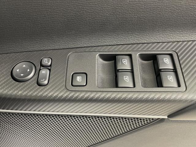 デリカＤ：５ シャモニー　登録済未使用車　社外１１インチナビ　全方位カメラ　ブラインドスポットモニター　アダプティブクルーズコントロール　衝突軽減ブレーキ　シートヒーター　ステアリングヒーター　パワーバックドア　パドルシフト（26枚目）