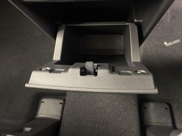 デリカＤ：５ シャモニー　登録済未使用車　社外１１インチナビ　全方位カメラ　ブラインドスポットモニター　アダプティブクルーズコントロール　衝突軽減ブレーキ　シートヒーター　ステアリングヒーター　パワーバックドア　パドルシフト（33枚目）