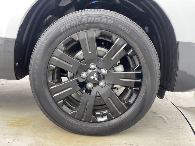 デリカＤ：５ シャモニー　登録済未使用車　社外１１インチナビ　全方位カメラ　ブラインドスポットモニター　アダプティブクルーズコントロール　衝突軽減ブレーキ　シートヒーター　ステアリングヒーター　パワーバックドア　パドルシフト（71枚目）