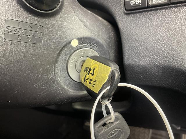 シエンタ Ｘ　純正ＳＤナビ　バックカメラ　地デジワンセグ　オートマチックハイビーム　衝突被害軽減ブレーキ　レーンキープアシスト　パワースライドドア　アイドリングストップ　ステアリングリモコン　純正フロアマット（18枚目）