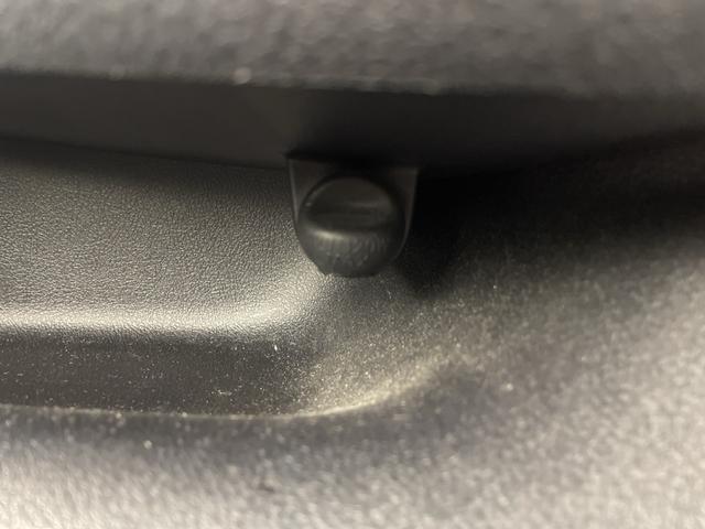 シエンタ Ｘ　純正ＳＤナビ　バックカメラ　地デジワンセグ　オートマチックハイビーム　衝突被害軽減ブレーキ　レーンキープアシスト　パワースライドドア　アイドリングストップ　ステアリングリモコン　純正フロアマット（23枚目）