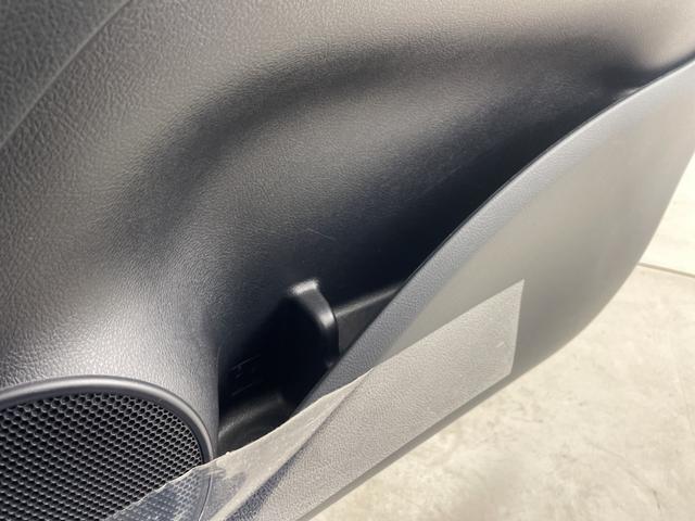 シエンタ Ｘ　純正ＳＤナビ　バックカメラ　地デジワンセグ　オートマチックハイビーム　衝突被害軽減ブレーキ　レーンキープアシスト　パワースライドドア　アイドリングストップ　ステアリングリモコン　純正フロアマット（29枚目）