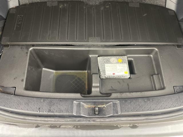 シエンタ Ｘ　純正ＳＤナビ　バックカメラ　地デジワンセグ　オートマチックハイビーム　衝突被害軽減ブレーキ　レーンキープアシスト　パワースライドドア　アイドリングストップ　ステアリングリモコン　純正フロアマット（46枚目）