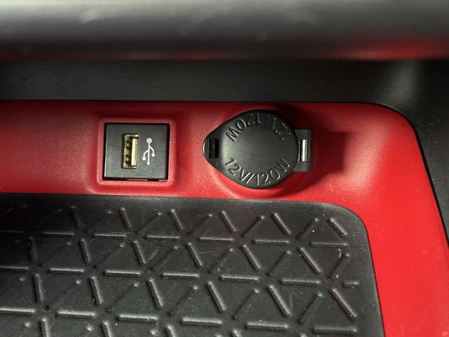 ＲＡＶ４ ハイブリッドアドベンチャー　オフロードパッケージＩＩ　全方位カメラ　純正ディスプレイオーディオ　ドライブレコーダー　ＥＴＣ２．０　ブラインドスポットモニター　アダプティブクルーズコントロール　衝突軽減ブレーキ　ＴＲＤマッドフラップ　パワーバックドア（33枚目）