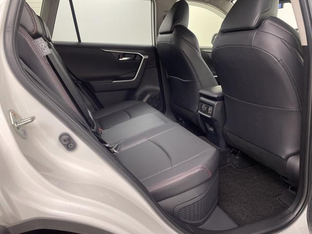 ＲＡＶ４ ハイブリッドアドベンチャー　オフロードパッケージＩＩ　全方位カメラ　純正ディスプレイオーディオ　ドライブレコーダー　ＥＴＣ２．０　ブラインドスポットモニター　アダプティブクルーズコントロール　衝突軽減ブレーキ　ＴＲＤマッドフラップ　パワーバックドア（46枚目）