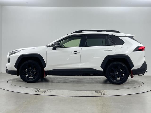 ＲＡＶ４ ハイブリッドアドベンチャー　オフロードパッケージＩＩ　全方位カメラ　純正ディスプレイオーディオ　ドライブレコーダー　ＥＴＣ２．０　ブラインドスポットモニター　アダプティブクルーズコントロール　衝突軽減ブレーキ　ＴＲＤマッドフラップ　パワーバックドア（64枚目）
