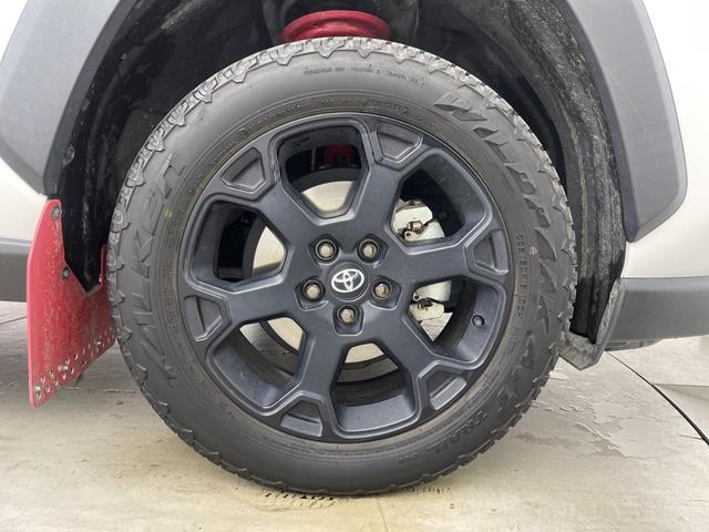 ＲＡＶ４ ハイブリッドアドベンチャー　オフロードパッケージＩＩ　全方位カメラ　純正ディスプレイオーディオ　ドライブレコーダー　ＥＴＣ２．０　ブラインドスポットモニター　アダプティブクルーズコントロール　衝突軽減ブレーキ　ＴＲＤマッドフラップ　パワーバックドア（72枚目）