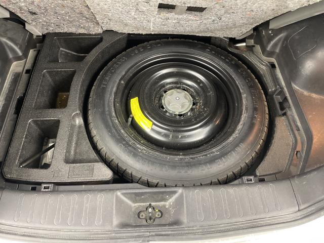 ジューク ニスモ 純正ナビ(FM/AM/CD/DVD/Bluetooth/TV) 全方位カメラ 前後ドライブレコーダー ビルトインETC センターデフロック 純正フロアマット 純正アルミホイール プッシュスタート(45枚目)