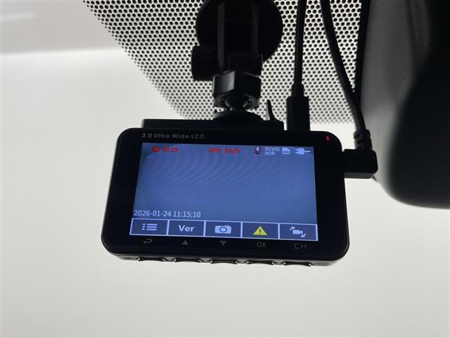 ノア Ｓ－Ｚ　純正ディスプレイオーディオ　バックカメラ　ドライブレコーダー　ＥＴＣ２．０　ＨＤＭＩ　ＣＤ／ＤＶＤキット　電動リアゲート　アダプティブクルーズコントロール　衝突軽減ブレーキ　シートヒーター　オットマン（17枚目）