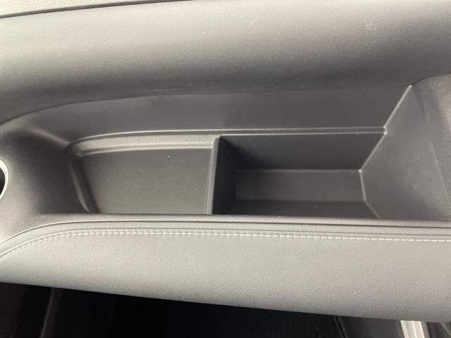 ノア Ｓ－Ｚ　純正ディスプレイオーディオ　バックカメラ　ドライブレコーダー　ＥＴＣ２．０　ＨＤＭＩ　ＣＤ／ＤＶＤキット　電動リアゲート　アダプティブクルーズコントロール　衝突軽減ブレーキ　シートヒーター　オットマン（29枚目）