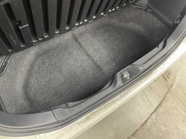 ノア Ｓ－Ｚ　純正ディスプレイオーディオ　バックカメラ　ドライブレコーダー　ＥＴＣ２．０　ＨＤＭＩ　ＣＤ／ＤＶＤキット　電動リアゲート　アダプティブクルーズコントロール　衝突軽減ブレーキ　シートヒーター　オットマン（55枚目）