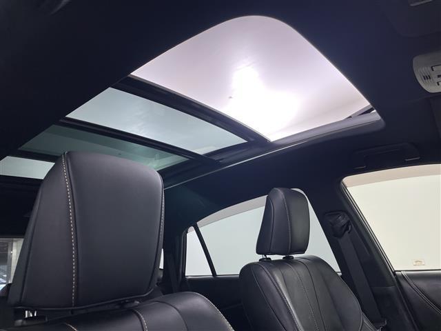 ハリアー プレミアム　アドバンスドパッケージ　サンルーフ　ＪＢＬサウンド　全方位カメラ　純正ナビ　ＥＴＣ２．０　電動リアゲート　前席シートヒーター　前席パワーシート　レーンキープアシスト　クルーズコントロール　衝突軽減ブレーキ　ＬＥＤ　フォグ（2枚目）