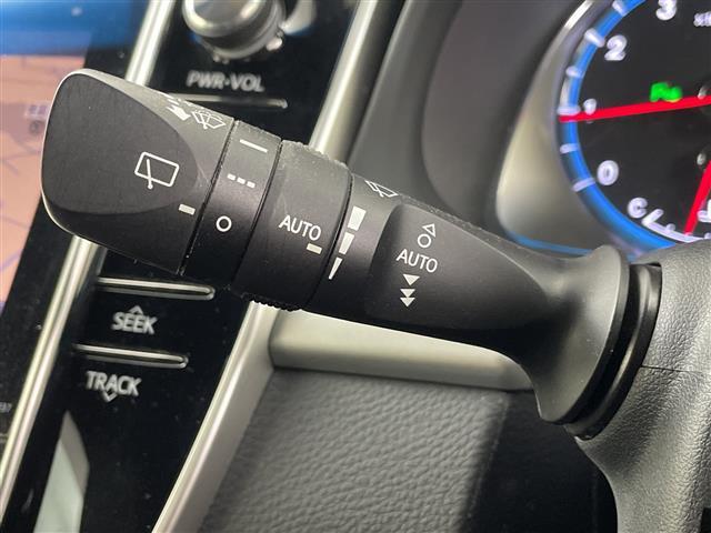 ハリアー プレミアム　アドバンスドパッケージ　サンルーフ　ＪＢＬサウンド　全方位カメラ　純正ナビ　ＥＴＣ２．０　電動リアゲート　前席シートヒーター　前席パワーシート　レーンキープアシスト　クルーズコントロール　衝突軽減ブレーキ　ＬＥＤ　フォグ（11枚目）