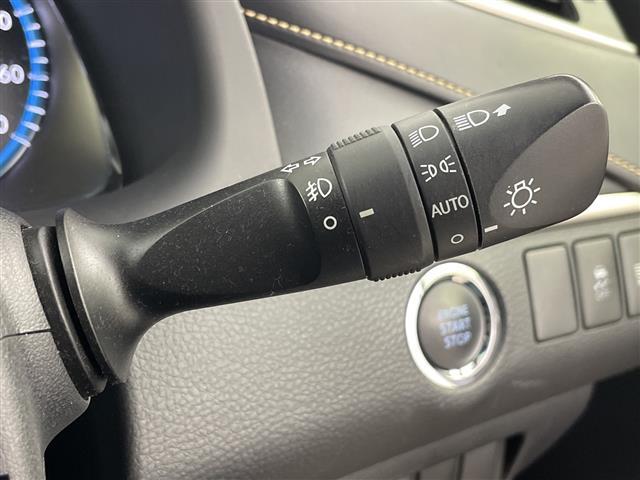 ハリアー プレミアム　アドバンスドパッケージ　サンルーフ　ＪＢＬサウンド　全方位カメラ　純正ナビ　ＥＴＣ２．０　電動リアゲート　前席シートヒーター　前席パワーシート　レーンキープアシスト　クルーズコントロール　衝突軽減ブレーキ　ＬＥＤ　フォグ（12枚目）