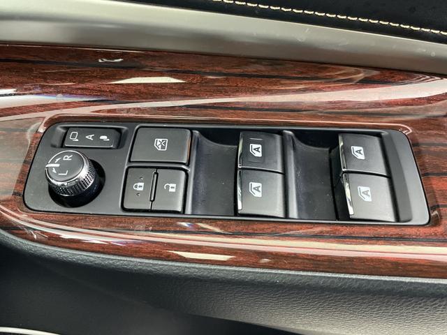 ハリアー プレミアム　アドバンスドパッケージ　サンルーフ　ＪＢＬサウンド　全方位カメラ　純正ナビ　ＥＴＣ２．０　電動リアゲート　前席シートヒーター　前席パワーシート　レーンキープアシスト　クルーズコントロール　衝突軽減ブレーキ　ＬＥＤ　フォグ（22枚目）