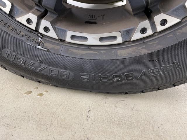 �w�b�h���C�g��p�K���X�R�[�e�B���O�w�w�b�h���C�g�R�[�g�x�̓K���X�햌�ŉ��΂݂Ȃǂ̕\�ʗ򉻂̗\�h�┭�~���ʂŉ���̕t����}��������ʂ����҂ł��܂��B