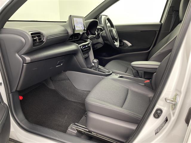 ヤリスクロス ハイブリッドＺ　純正ディスプレイオーディオ　全方位カメラ　ブラインドスポットモニター　ビルトインＥＴＣ　ドライブレコーダー　パワーシート　シートヒーター　ステアリングヒーター　ＨＤＭＩ　レーダークルーズコントロール（21枚目）